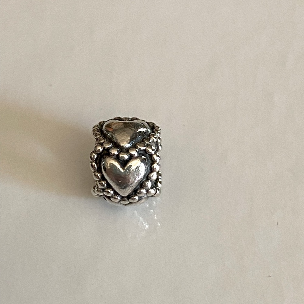 Pandora Everlasting Love charm, 790448